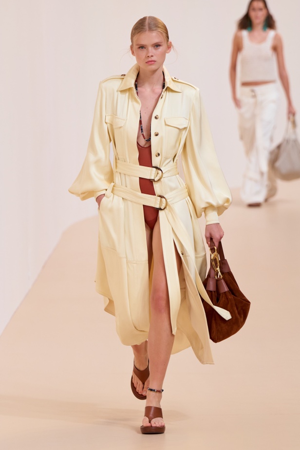 مجموعة Zimmermann لربيع 2025 مستمدة من لون الشمس ومستوحاة من ركوب الأمواج