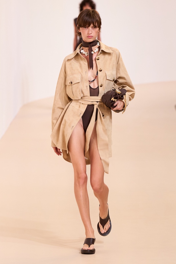 مجموعة Zimmermann لربيع 2025 مستمدة من لون الشمس ومستوحاة من ركوب الأمواج