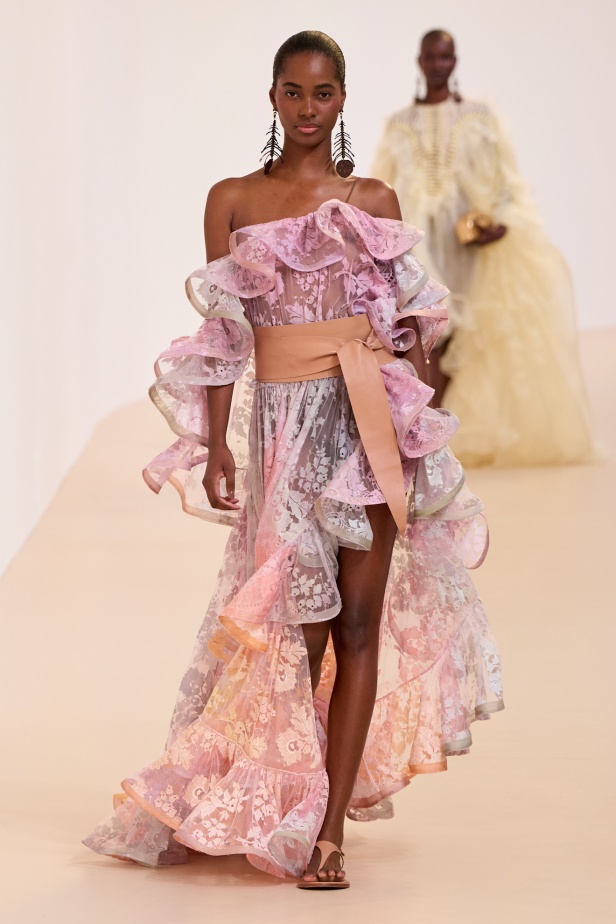 مجموعة Zimmermann لربيع 2025 مستمدة من لون الشمس ومستوحاة من ركوب الأمواج