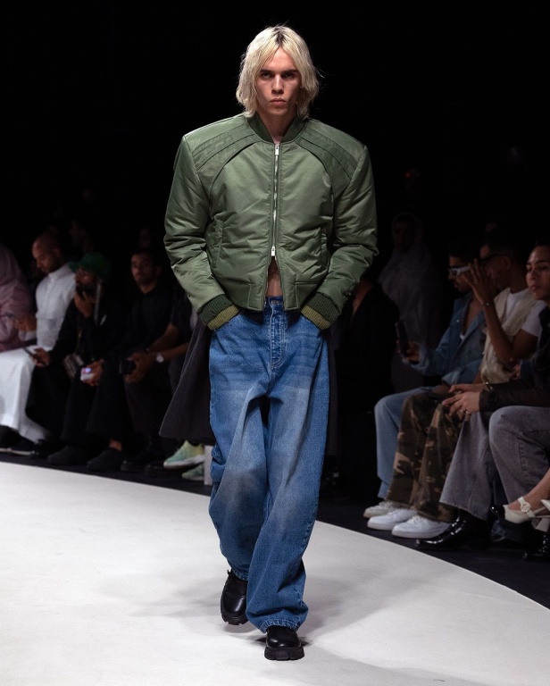 تصاميم معاصرة مبتكرة.. مجموعة المصمم نايف الهايف لعلامة NOBLE & FRESH في أسبوع الأزياء في الرياض