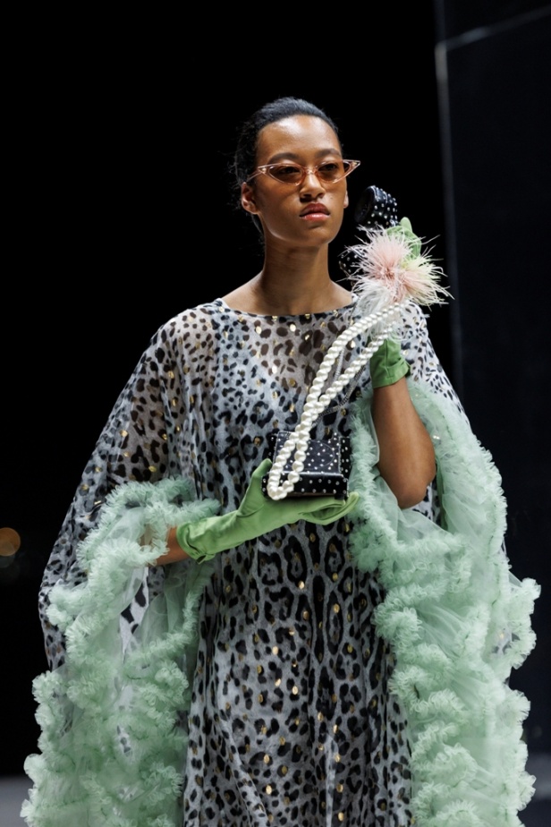 رحلة البحث عن الحب..  مجموعة "أوتيل دو حكايات" من Atelier Hekayat ضمن عروض أسبوع الأزياء في الرياض 