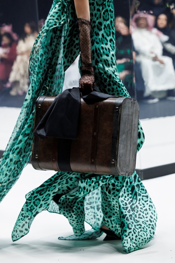 رحلة البحث عن الحب..  مجموعة "أوتيل دو حكايات" من Atelier Hekayat ضمن عروض أسبوع الأزياء في الرياض 