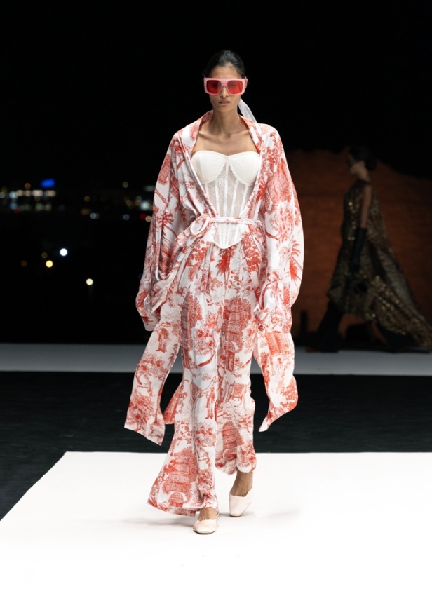 رحلة البحث عن الحب..  مجموعة "أوتيل دو حكايات" من Atelier Hekayat ضمن عروض أسبوع الأزياء في الرياض 