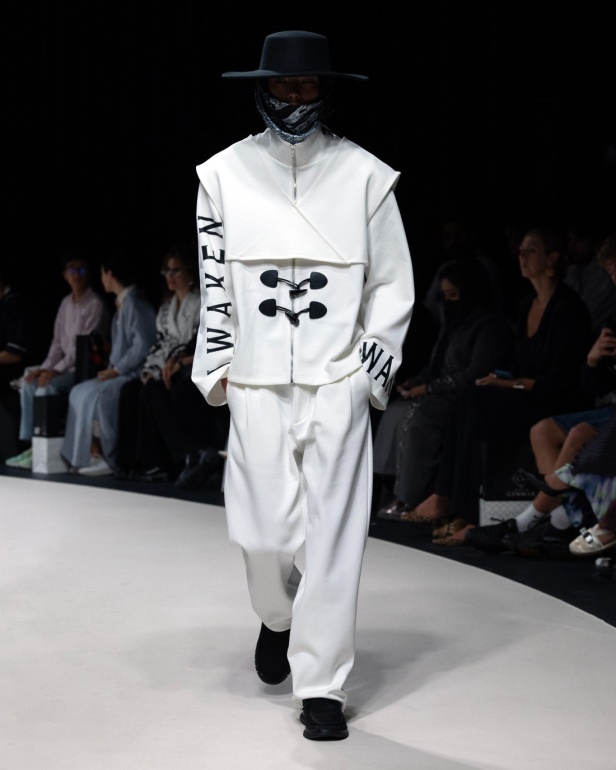 علامة AWAKEN تقدّم مجموعة أزياء عصرية مع لمسة فنية فريدة من نوعها