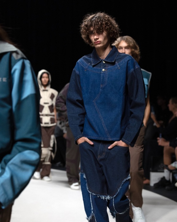 علامة AWAKEN تقدّم مجموعة أزياء عصرية مع لمسة فنية فريدة من نوعها