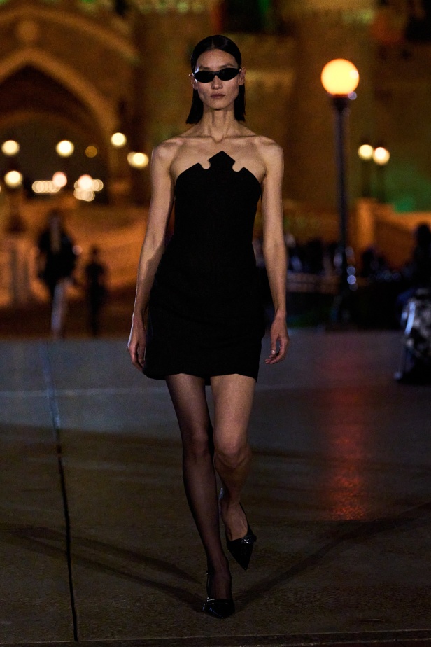 مجموعة Coperni لربيع وصيف 2025... احتفال بالشباب والحنين والخيال في تعاون سحري مع ديزني لاند باريس