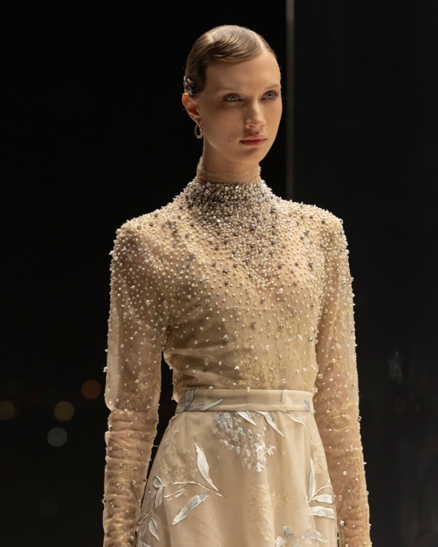 مجموعة Dar AlHanouf للأزياء الراقية 2025 هي إهداء شاعري وقصيدة تتغنى سطورها بروعة البحر الأحمر 