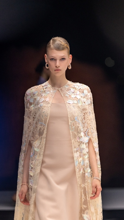 مجموعة Dar AlHanouf للأزياء الراقية 2025 هي إهداء شاعري وقصيدة تتغنى سطورها بروعة البحر الأحمر 