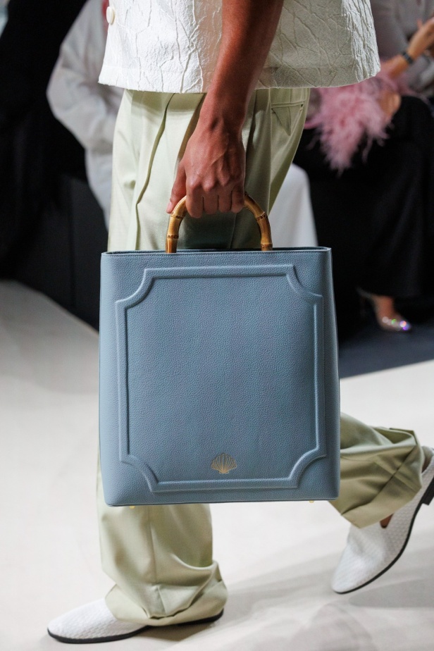 سحر جزيرة كابري الإيطالية... مجموعة علامة JUBB من المصمم يوسف بن عافش في أسبوع الأزياء في الرياض