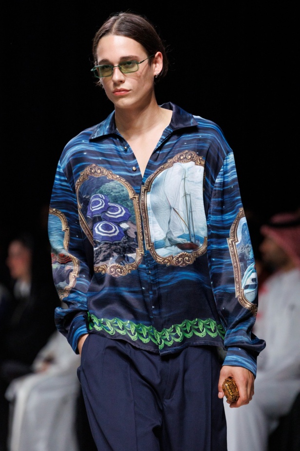 سحر جزيرة كابري الإيطالية... مجموعة علامة JUBB من المصمم يوسف بن عافش في أسبوع الأزياء في الرياض