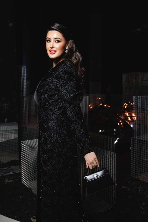 سحر جزيرة كابري الإيطالية... مجموعة علامة JUBB من المصمم يوسف بن عافش في أسبوع الأزياء في الرياض