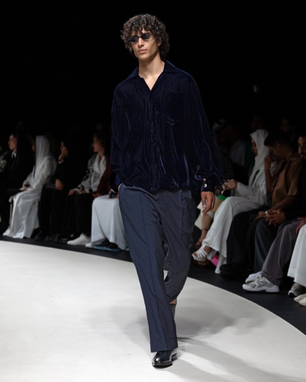 سحر جزيرة كابري الإيطالية... مجموعة علامة JUBB من المصمم يوسف بن عافش في أسبوع الأزياء في الرياض