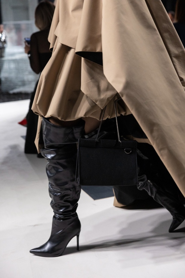 مستوحاة من زها حديد.. مجموعة المصممة منال الداوود لعلامة MD29 في أسبوع الأزياء في الرياض