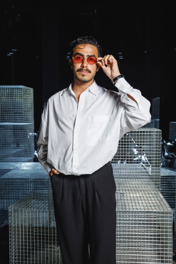 الرقي الخالد واللمسات العصرية.. مجموعة المصمم سعود العجاجي لعلامة MAZROOD في أسبوع الأزياء في الرياض