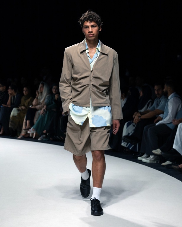 الرقي الخالد واللمسات العصرية.. مجموعة المصمم سعود العجاجي لعلامة MAZROOD في أسبوع الأزياء في الرياض