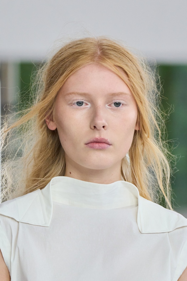 مجموعة Issey Miyake ربيع و صيف 2025