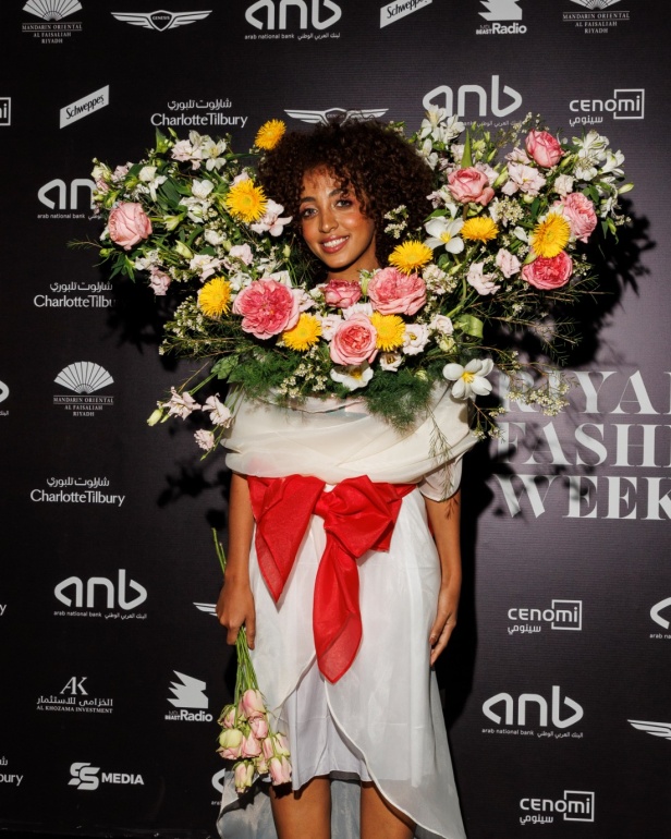 Razan Alazzouni تستلهم مجموعة الأزياء الجاهزة لربيع وصيف 2025 من سحر اللؤلؤ