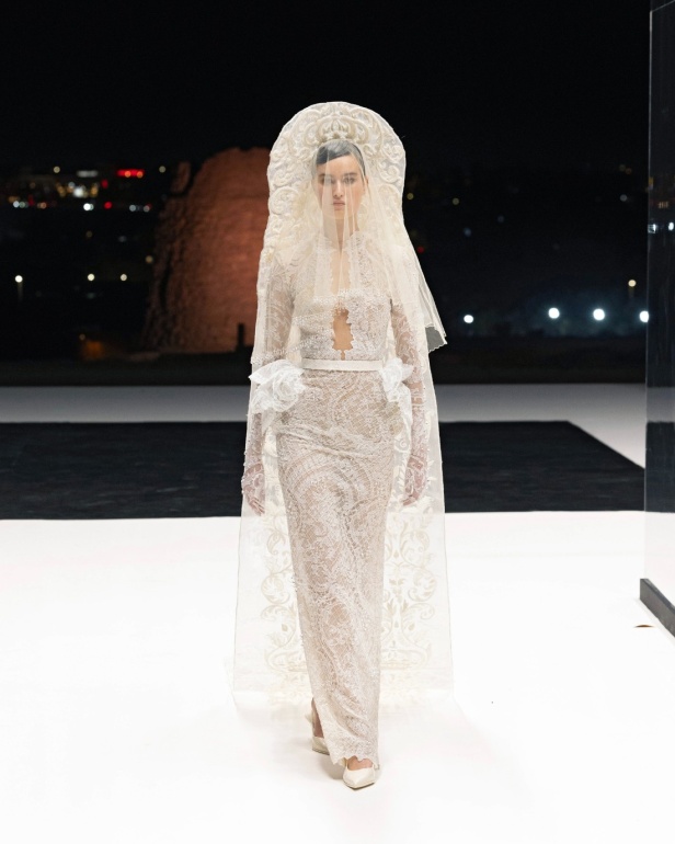 مجموعة تيما عابد للأزياء الراقية احتفال بالقوّة والأنوثة مع لمسة دراماتيكية