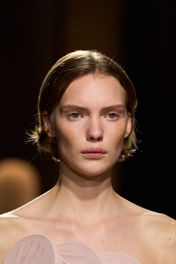 مجموعة Victoria Beckham لربيع وصيف 2025