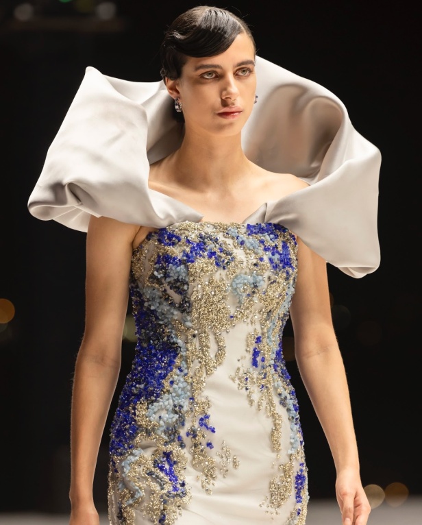 دار عدنان أكبر في أسبوع الأزياء في الرياض