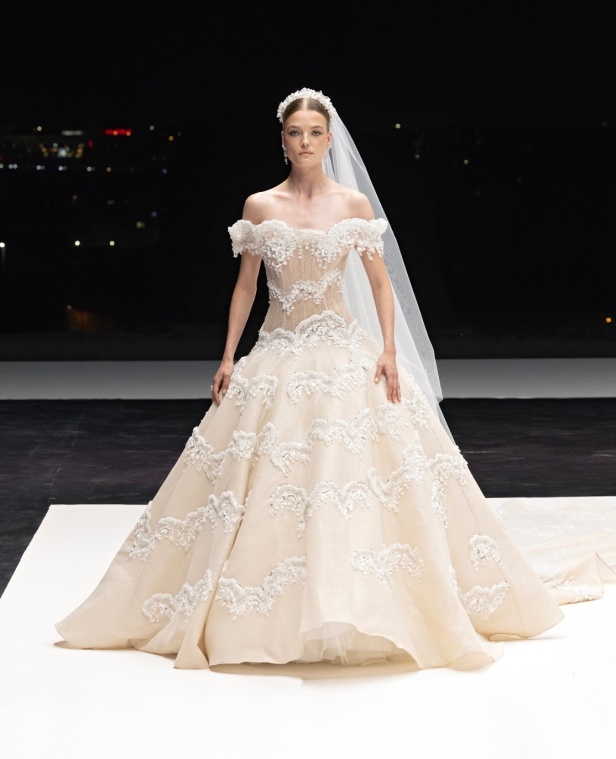 دار عدنان أكبر في أسبوع الأزياء في الرياض