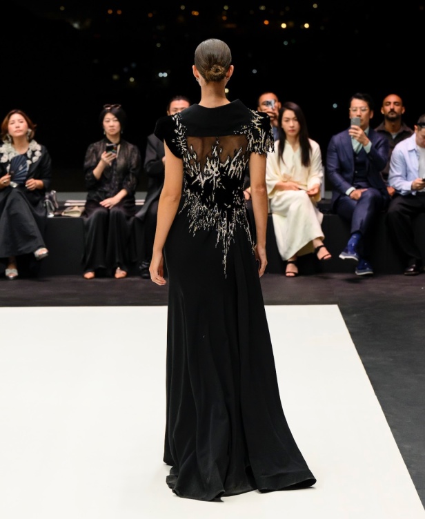 دار عدنان أكبر في أسبوع الأزياء في الرياض