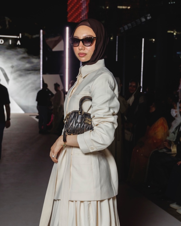 سعف النخيل يتراقص بأناقة.. أباديا تجسد الأصالة في تصاميم ريزورت 2025 في أسبوع الأزياء في الرياض