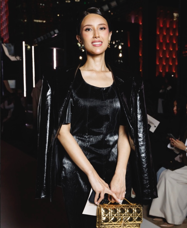 سعف النخيل يتراقص بأناقة.. أباديا تجسد الأصالة في تصاميم ريزورت 2025 في أسبوع الأزياء في الرياض