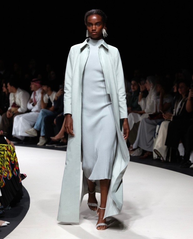  بإلهام من أغنية ليلة خميس .. نورا سليمان تُحيي السحر الكلاسيكي في مجموعة "8 مساءً"