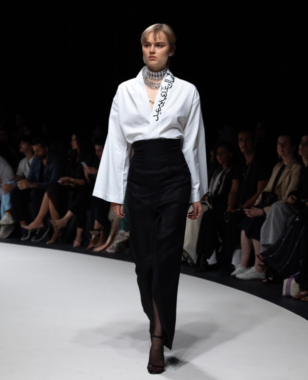  بإلهام من أغنية ليلة خميس .. نورا سليمان تُحيي السحر الكلاسيكي في مجموعة "8 مساءً"