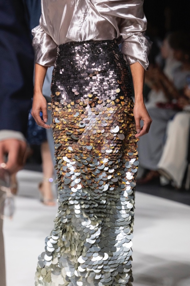  بإلهام من أغنية ليلة خميس .. نورا سليمان تُحيي السحر الكلاسيكي في مجموعة "8 مساءً"