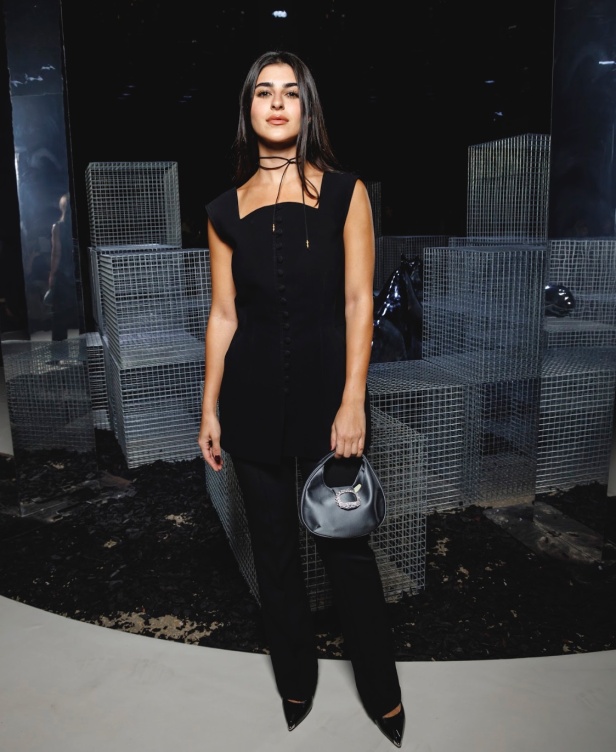  بإلهام من أغنية ليلة خميس .. نورا سليمان تُحيي السحر الكلاسيكي في مجموعة "8 مساءً"