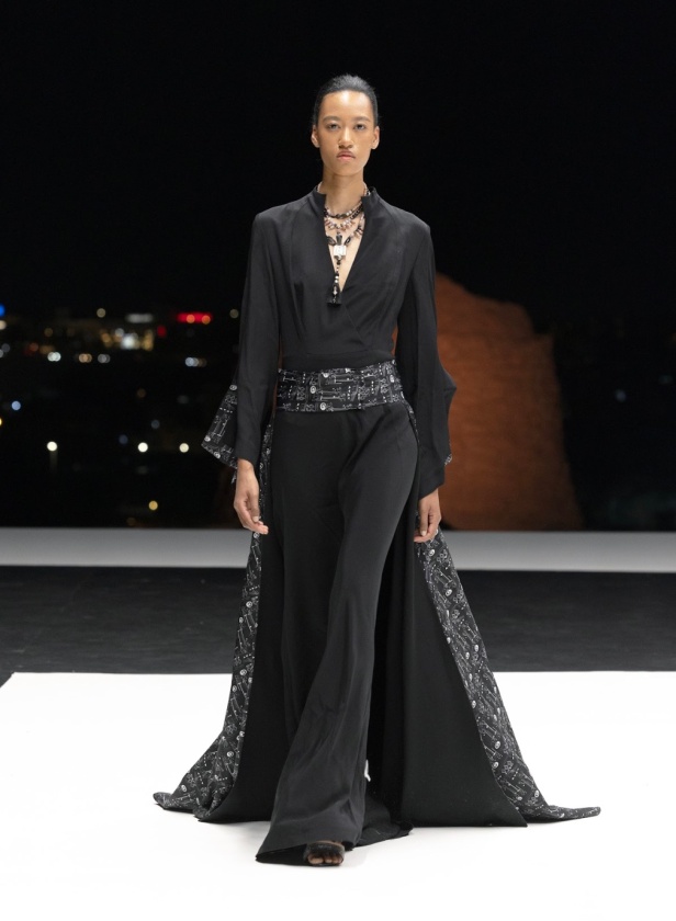 مجموعة "طويق" ليحيى البشري: احتفاء بالحب والحرية في ختام أسبوع الأزياء في الرياض