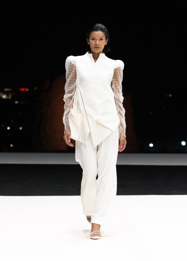 مجموعة "طويق" ليحيى البشري: احتفاء بالحب والحرية في ختام أسبوع الأزياء في الرياض