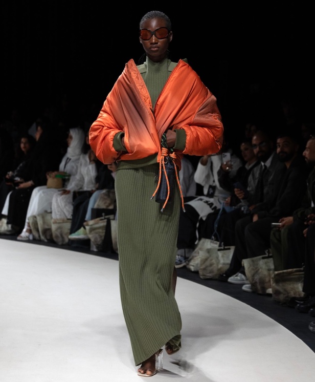 1886 أسبوع الأزياء في الرياض