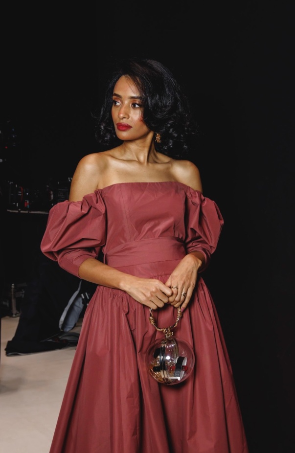 أسلوب مبتكر وجريء.. علامة 1886 تُسدل الستار على أسبوع الأزياء بالرياض