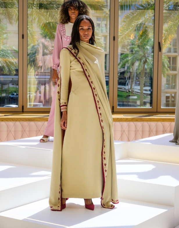 الأصالة النجدية تتألق في مجموعة موضي من مكرم مرزوقي: أزياء تروي حكايات المرأة السعودية