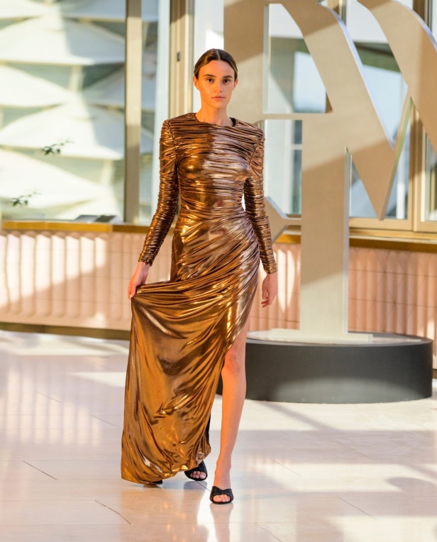 مجموعة "MENDOSA" من دار هلا الغرباوي تجسد المشاعر المتضاربة والأناقة المتفردة في أسبوع الأزياء في الرياض