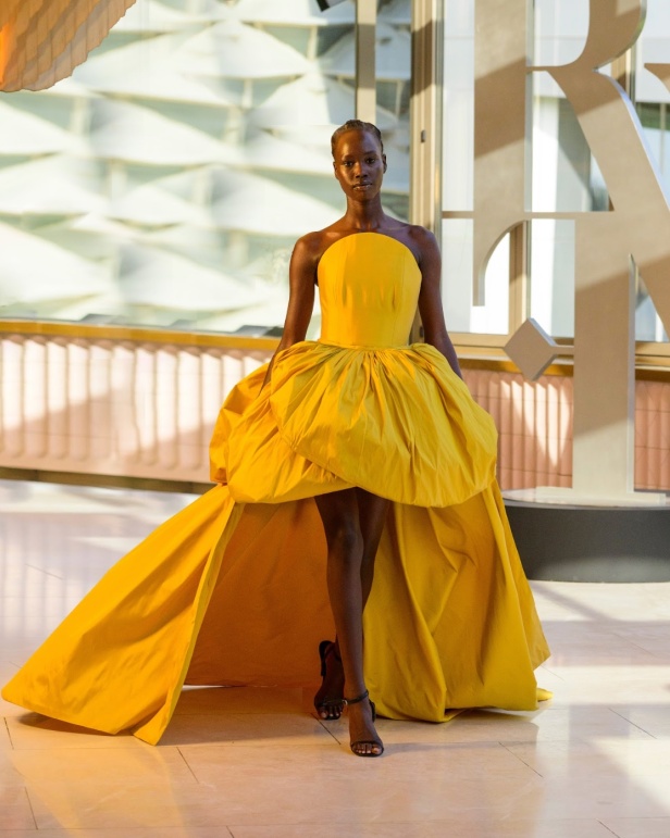 مجموعة "MENDOSA" من دار هلا الغرباوي تجسد المشاعر المتضاربة والأناقة المتفردة في أسبوع الأزياء في الرياض