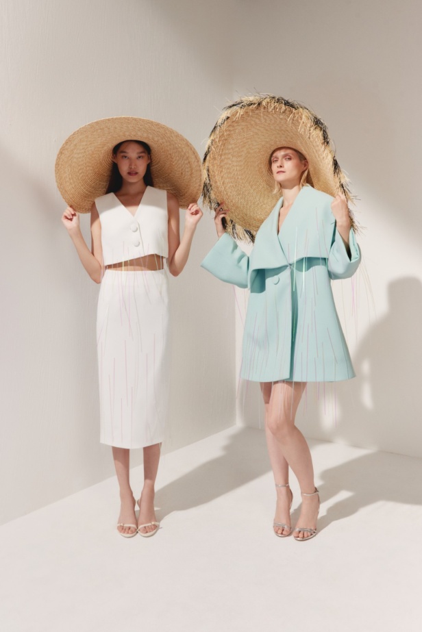 مجموعة AZZI & OSTA لربيع وصيف 2025 تجسد روح السفر المغامر من شروق الشمس إلى غروبها