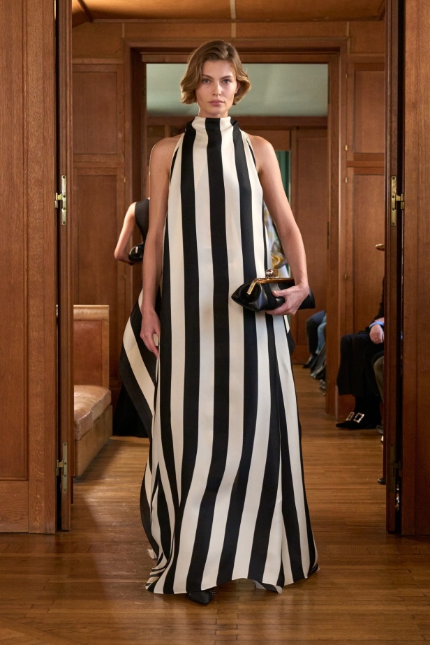 مجموعة  Jacquemus لربيع وصيف 2025 الكثير من التميّز