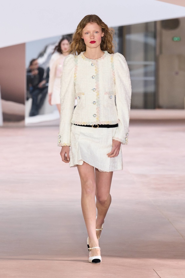 مجموعة Chanel ربيع و صيف 2025 للأزياء الراقية