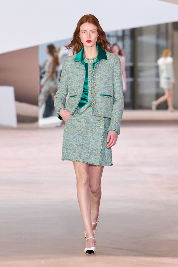 مجموعة Chanel ربيع و صيف 2025 للأزياء الراقية