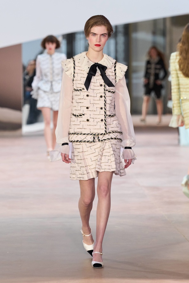 مجموعة Chanel ربيع و صيف 2025 للأزياء الراقية