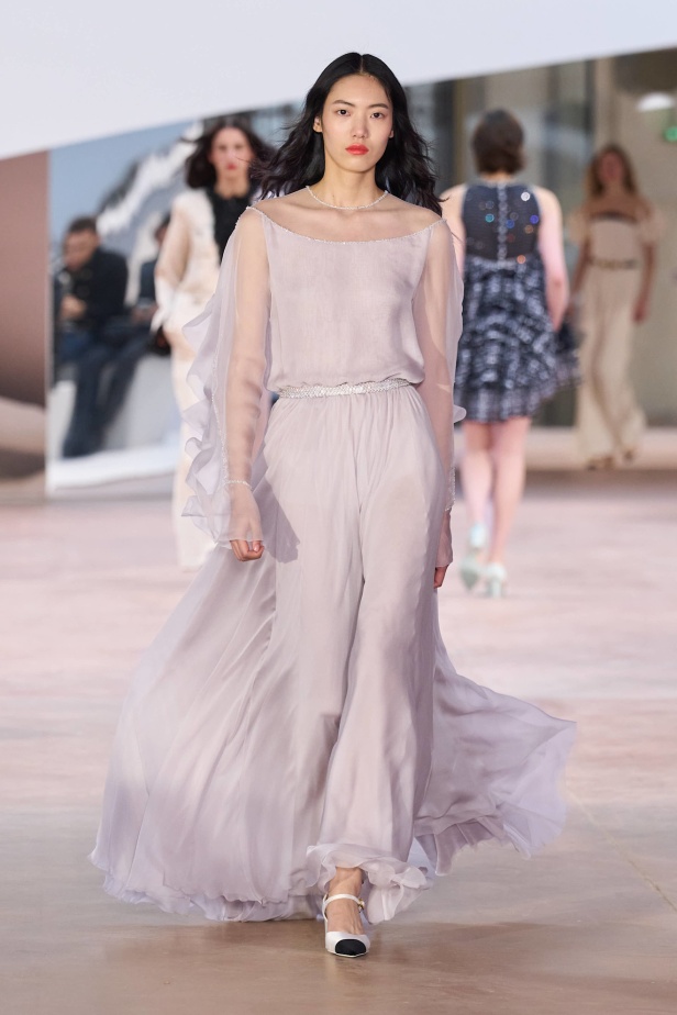 مجموعة Chanel ربيع و صيف 2025 للأزياء الراقية