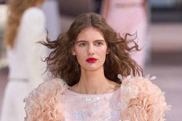 مجموعة Chanel ربيع و صيف 2025 للأزياء الراقية