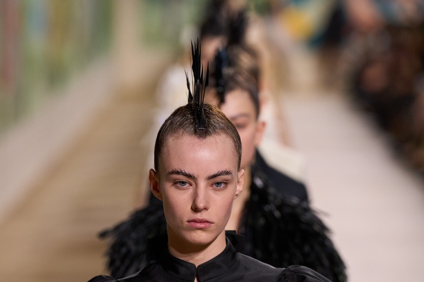 مجموعة كريستيان ديور للهوت كوتور لربيع وصيف 2025