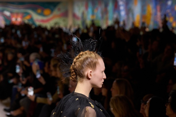 مجموعة كريستيان ديور للهوت كوتور لربيع وصيف 2025