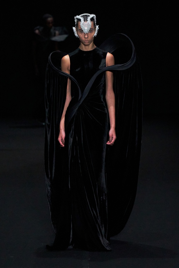 مجموعة Gaurav Gupta لصيف 2025 