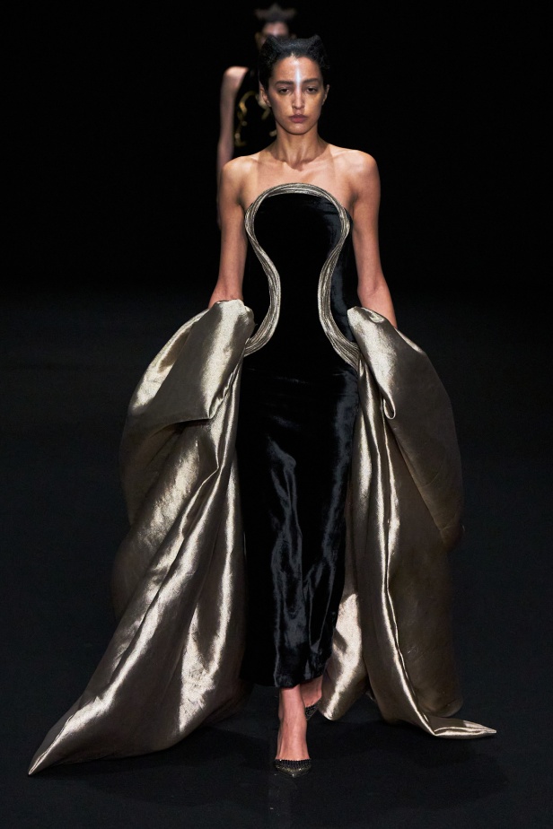 مجموعة Gaurav Gupta لصيف 2025 